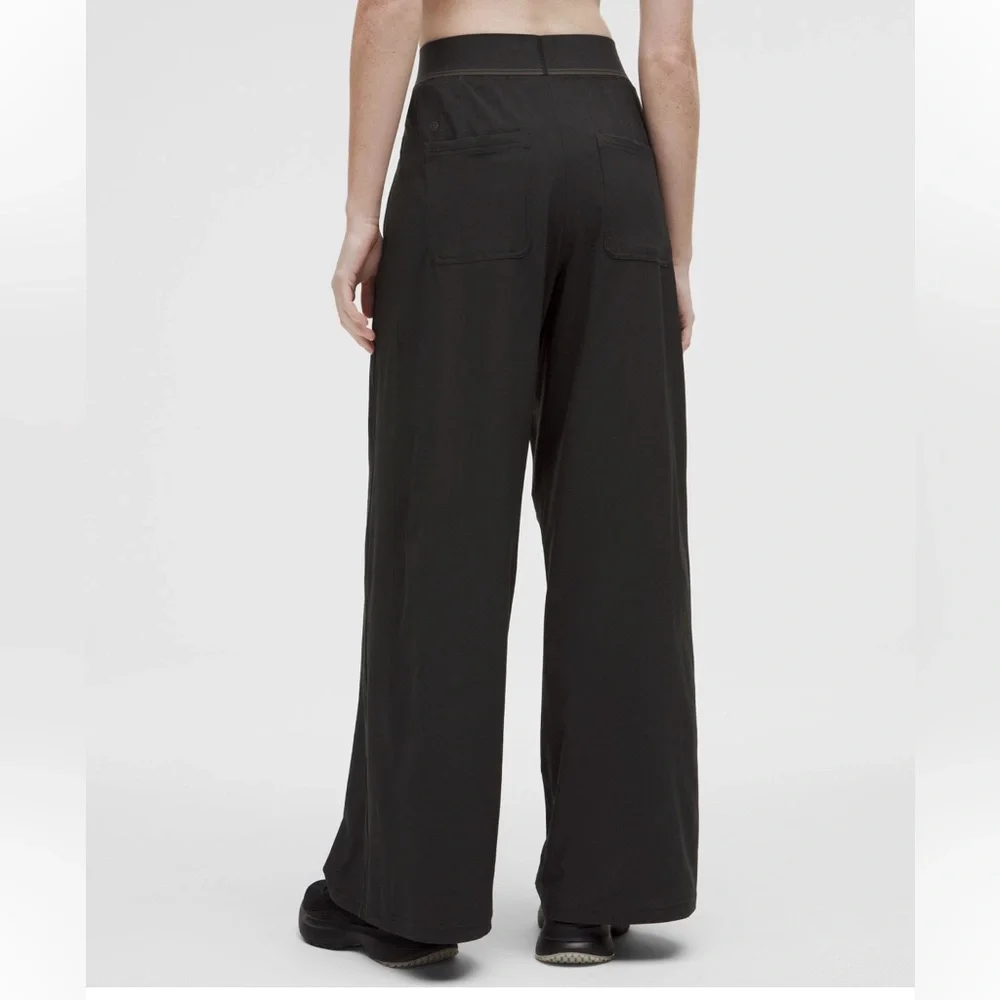 🍋lululemon Swift High-Rise Wide-Leg Pant Logo Waistband 10 Like New! - Picture 3 of 9